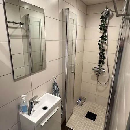 Staymate 15 Minutes From Barcode